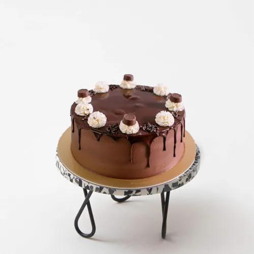 Luscious Chocolate Truffle Cake