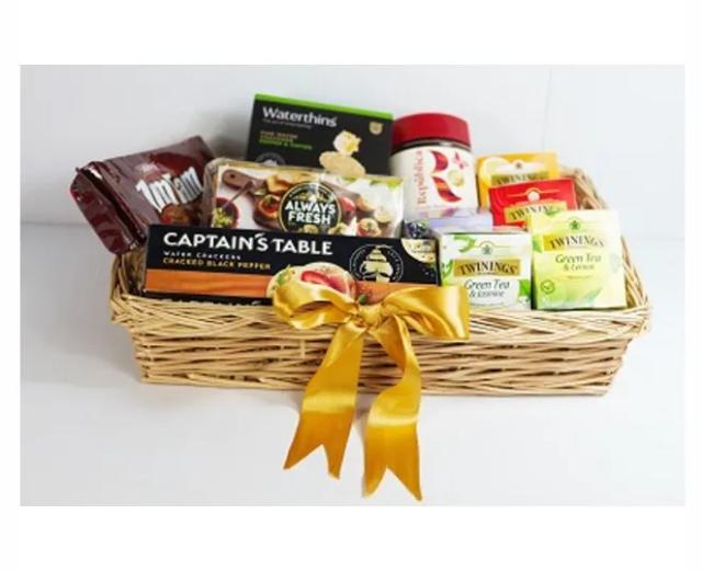 Healthy Hamper with Snacks