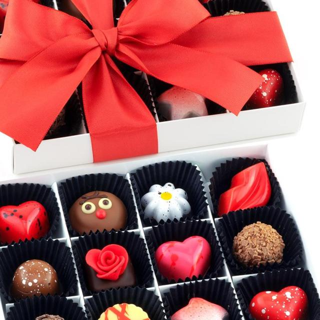 Chocolate Lovers Large Gift Box With Clear Lid