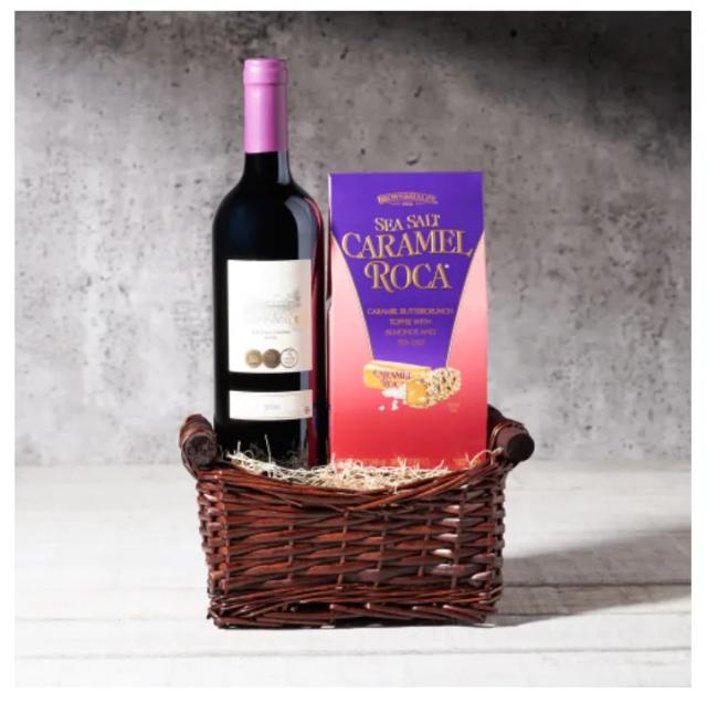 THE KOSHER WINE AND CHOCOLATES GIFT SET