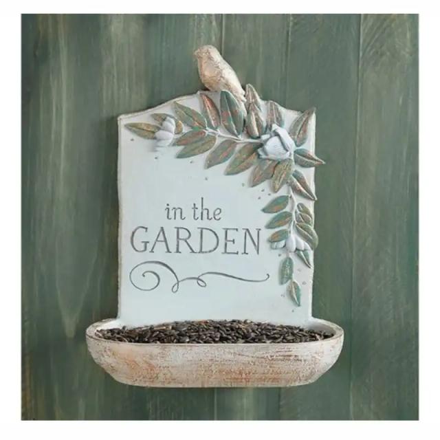 In the Garden Birdfeeder